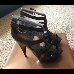 New never worn gladiator heel